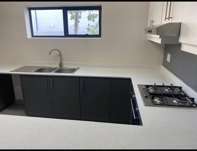 3 BEDROOM TOWNHOUSE FOR SALE IN SILVER OAKS
